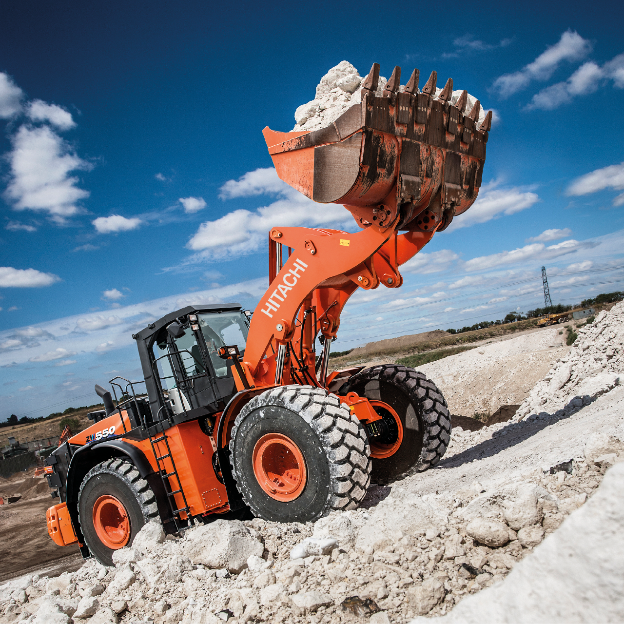 ホイールローダZW550｜SNS｜メディアライブラリー｜日立建機日本