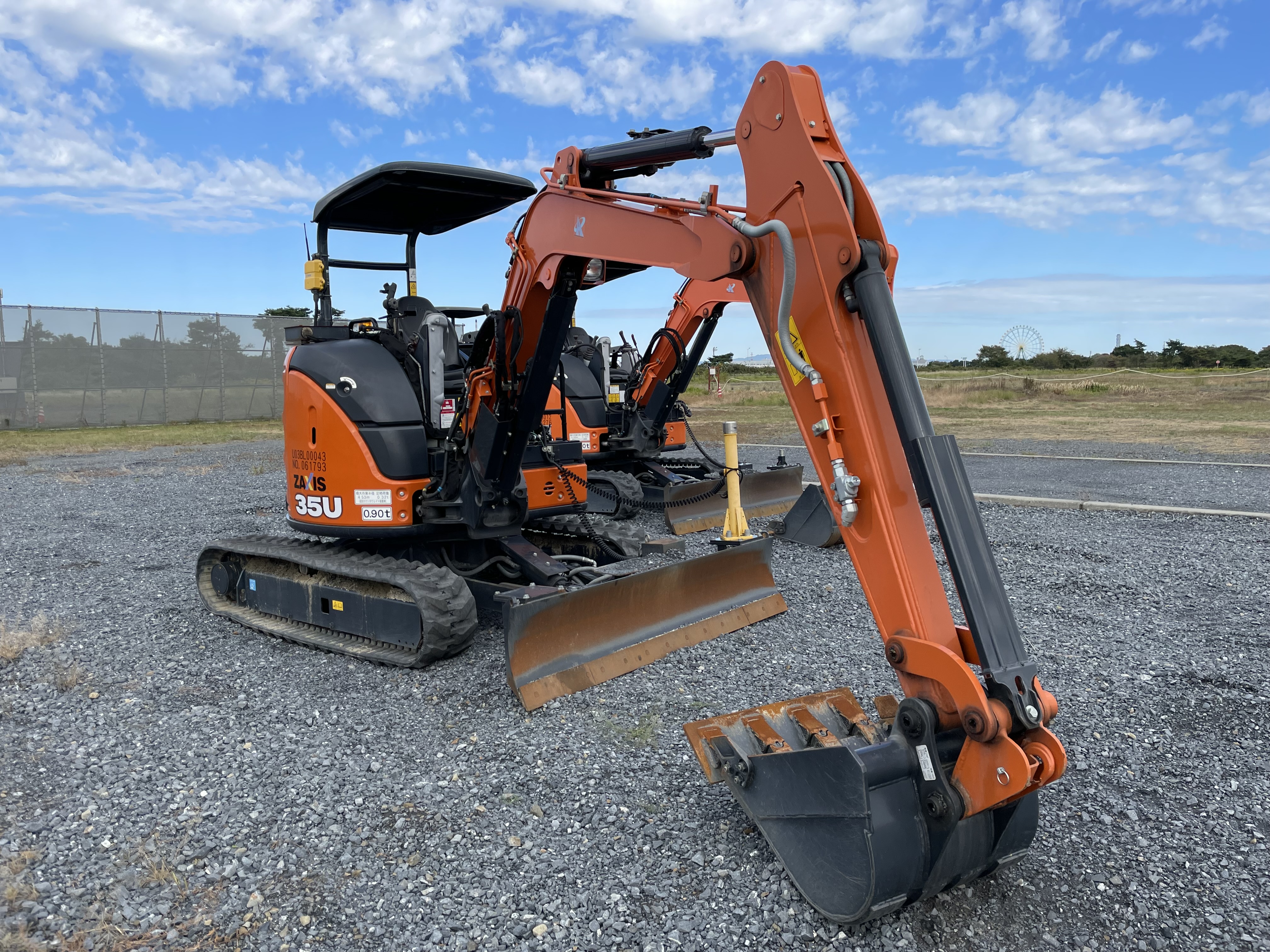 ホイール式油圧ショベルZX125W｜SNS｜メディアライブラリー｜日立建機日本