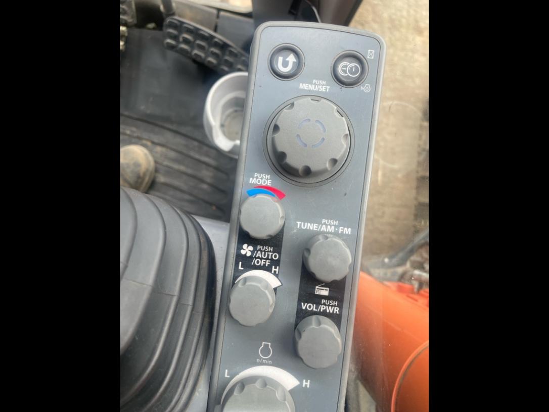 油圧ショベル｜ZX200X-5B-305790号機｜中古車在庫情報｜商品情報